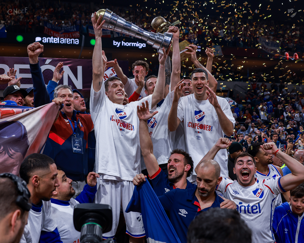 Nacional campeón de la LUB 2024/25 (foto; www.nacional.uy)